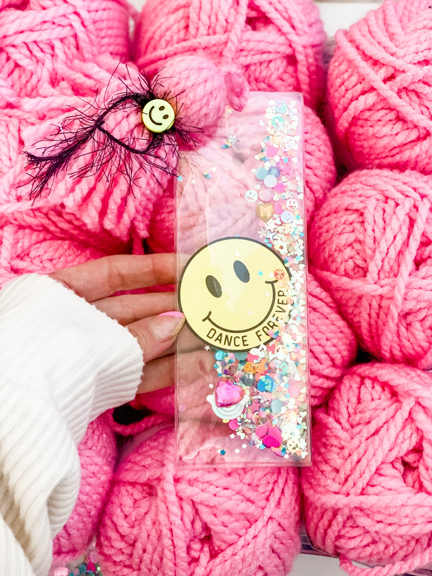 "DANCE FOREVER" SMILEY GLITTERMARK